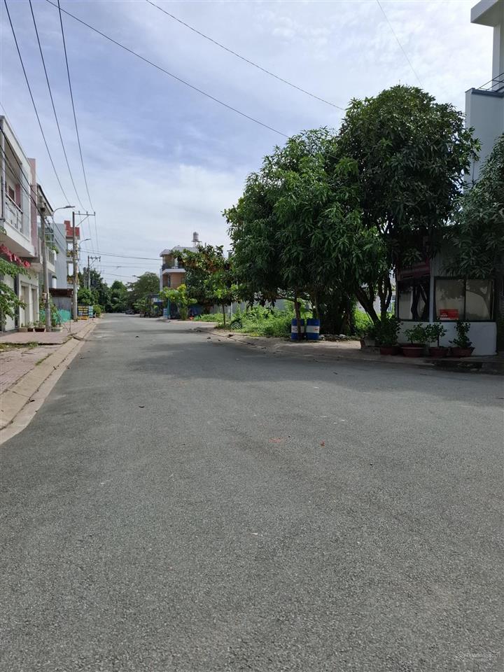 Lô đất siêu đẹp thuộc kdc đặng gia phát  long thuận, kdc văn minh, đường 9m. dt 63,6m2 giá 3ty380