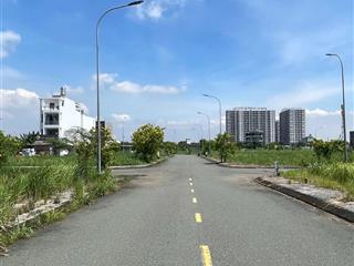 Lô góc 2 mặt tiền cực đẹp thuộc kdt centana điền phúc thành, xd tự do, điện cáp âm. giá 6ty8