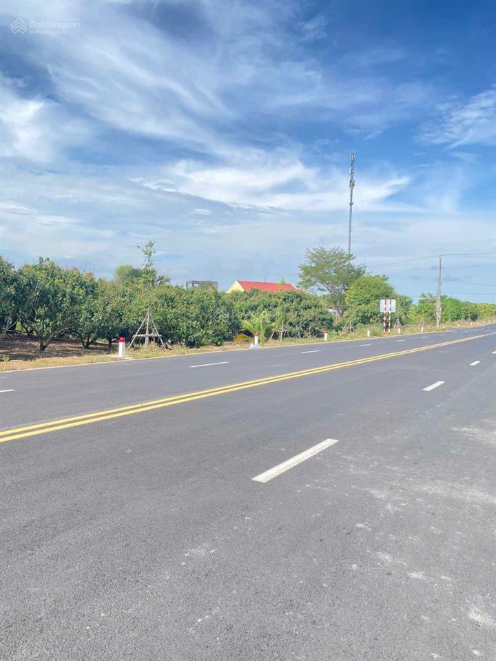 Bán lô đất 3 mặt tiền  vị trí kim cương ngay ngã tư đường 991, cơ hội vàng cho nhà đầu tư