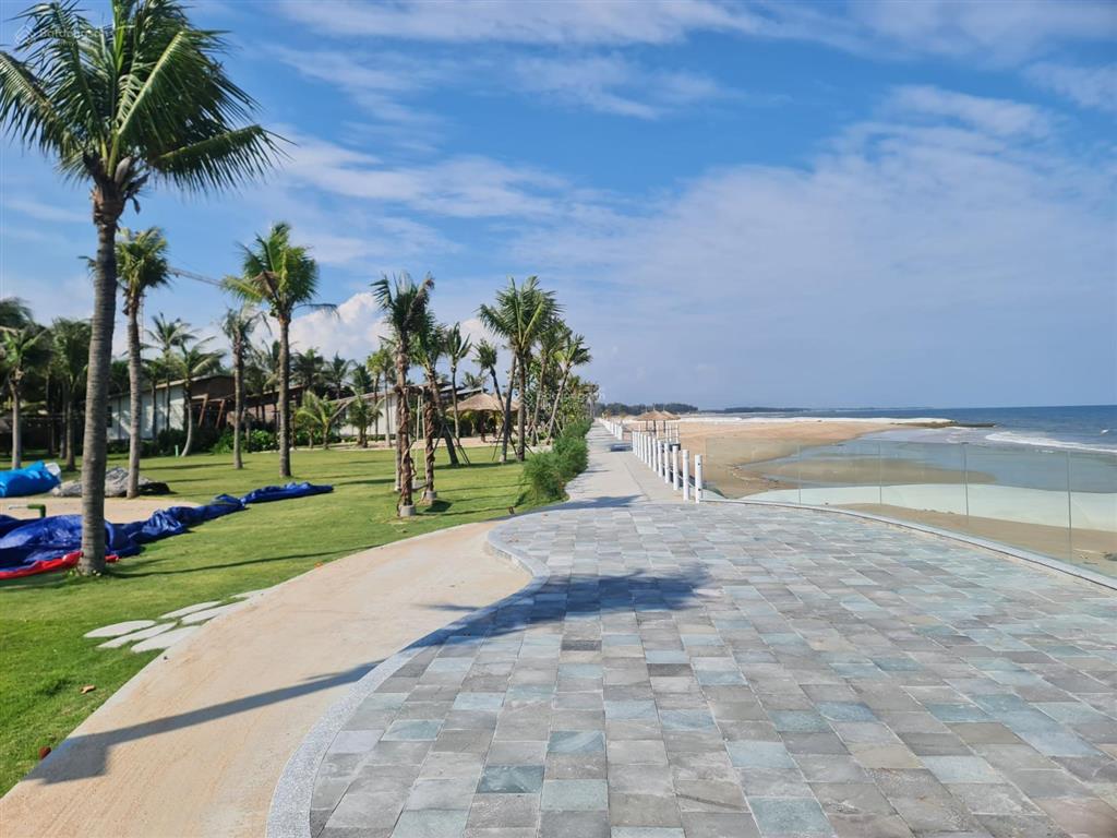 Bán lô đất ven biển giá rẻ, vị trí cao thoáng nhìn ra biển