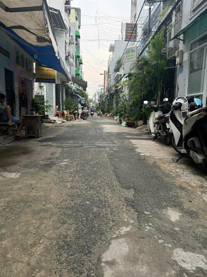 Bán nhà hương lộ 3 cách aeon tân phú chỉ vài bước chân! 4 x 18m nhà cấp 4 cho thuê ổn định 6,05 tỷ