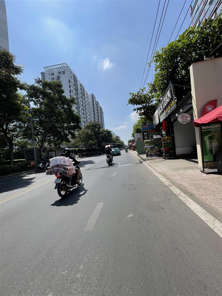 Mtkd ngay aeon tân phú  diện tích 8.2m x 40m  đang có hđ thuê 75tr/tháng
