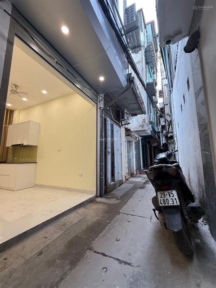 Cho thuê nhà riêng 4 tầng, 4pn, 3wc, 30m2 tại phường văn chương, đống đa, 8 triệu vnd