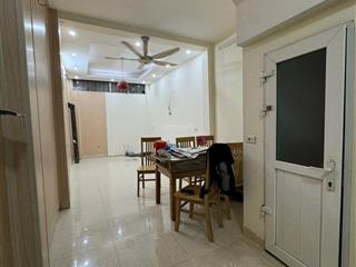 Nhà đẹp 4 phòng ngủ rộng ô tô vào rộng 50 m