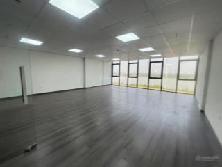 Sàn văn phòng mặt phố 100 m mới tinh