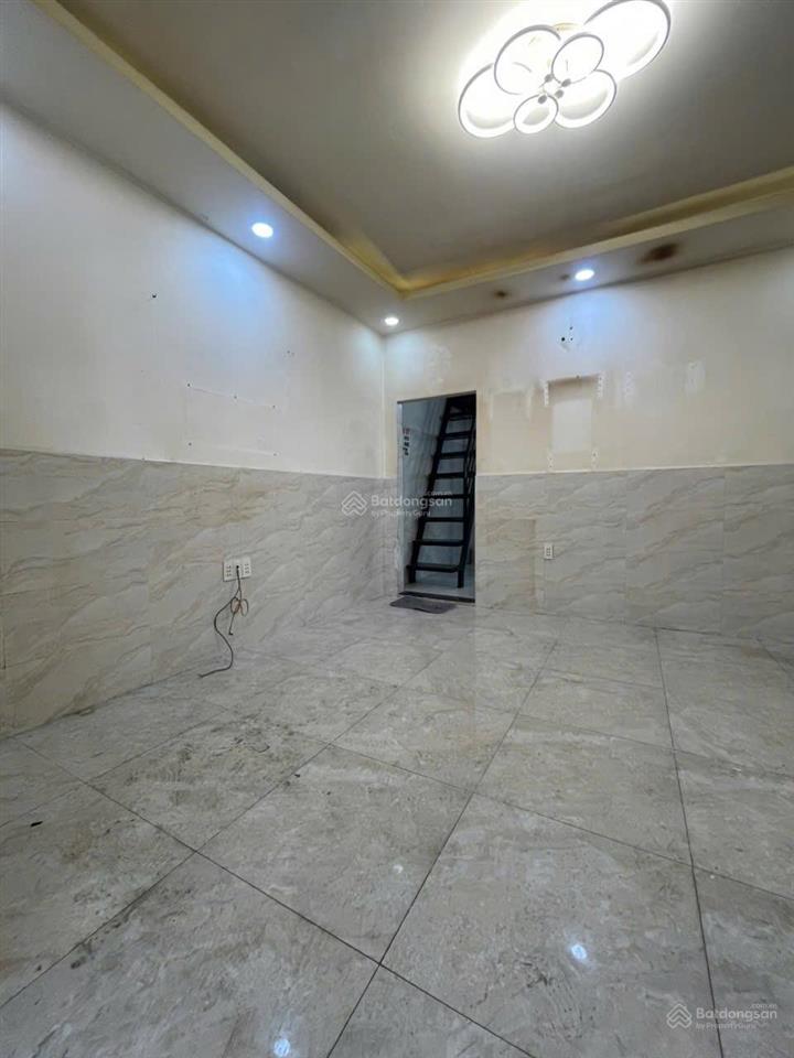 Bán nhà hẻm 231/93/ đường dương bá trạc phường chánh hưng tp hcm
