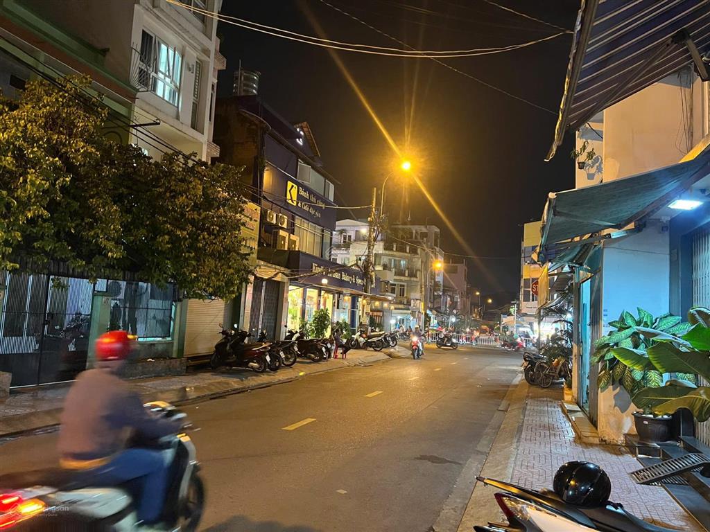 Bán nhà mặt phố tại số 10, quận 8, 8,6 tỷ, 52,5 m²