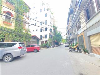 Cho thuê nhà nguyên căn đội cấn  ngõ ô tô tải tránh  gần phố