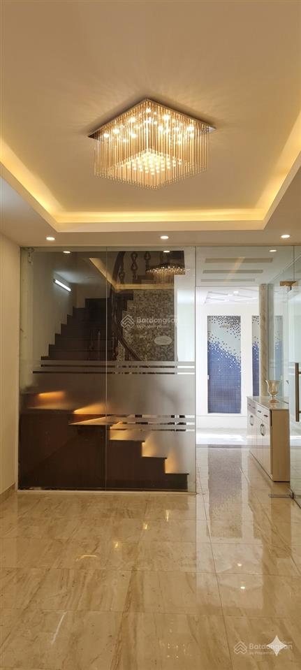 Cho thuê nhà nguyên căn lô góc 2 mặt tiền cầu giấy, phạm thận duật giao nguyễn khả trạc