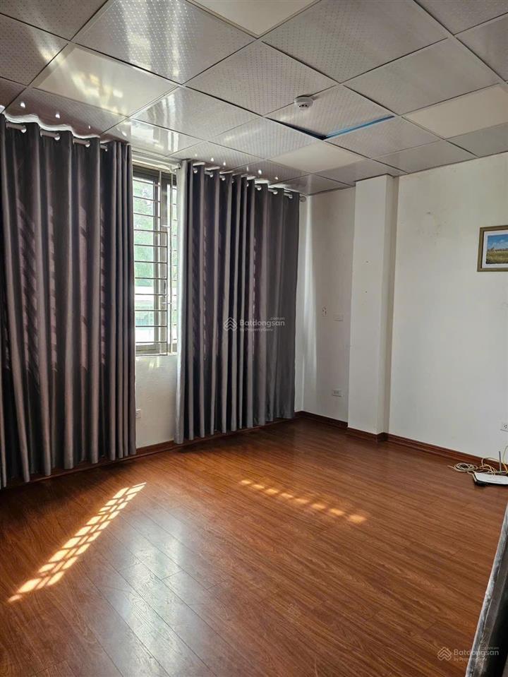 Cho thuê nhà nguyên căn phố đội cấn ngõ to như phố thông ngọc hà, hoàng hoa thám