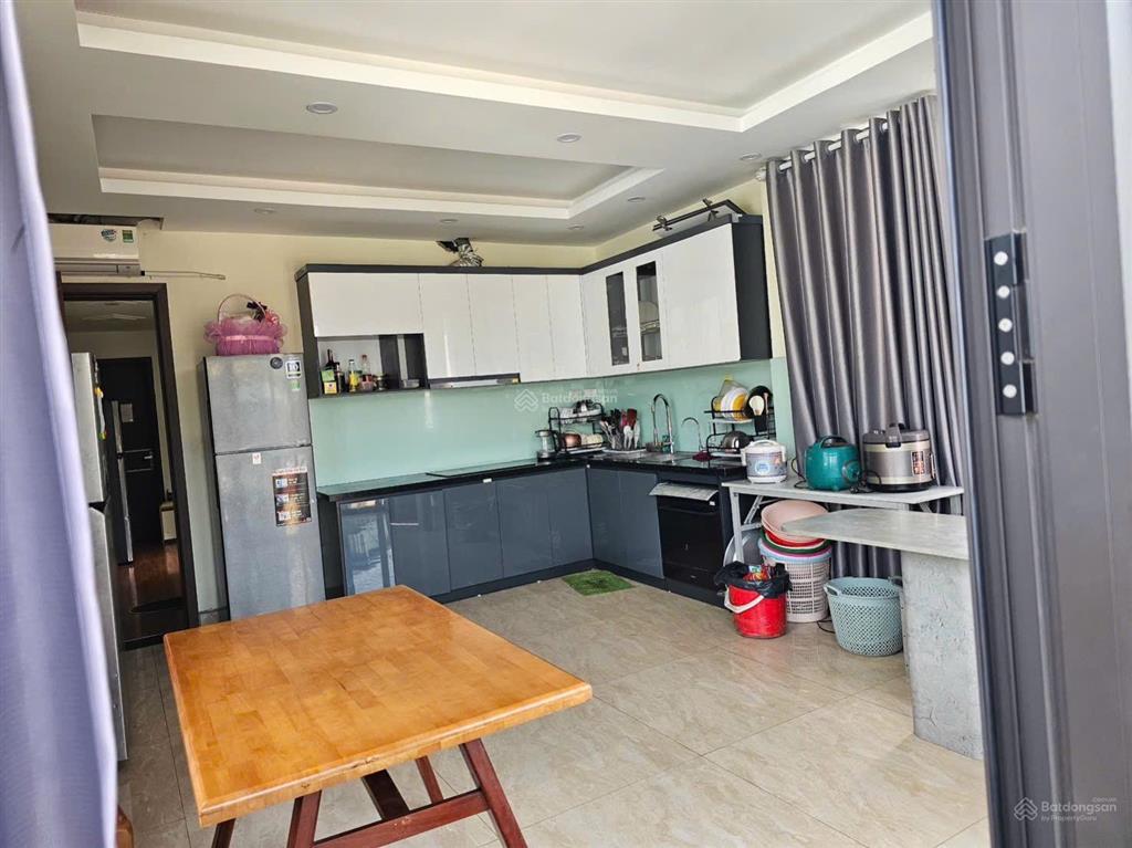 Cho thuê nhà nguyên căn phố đội cấn ngõ to như phố thông ngọc hà, hoàng hoa thám