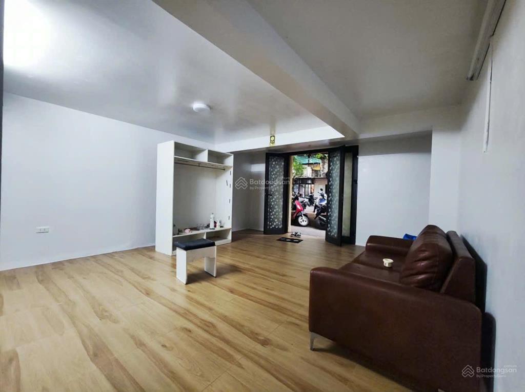 Cho thuê nhà tập thể tầng 1 thành công 95m2 13 triệu/tháng