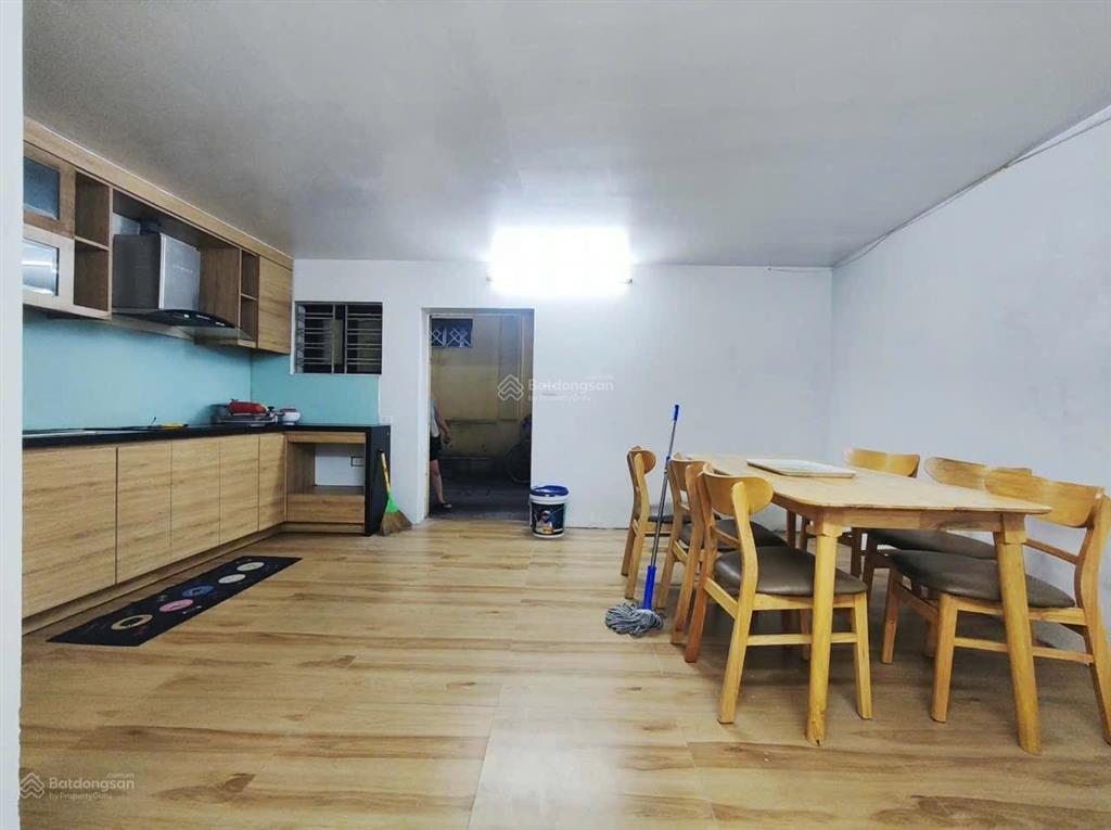 Cho thuê nhà tập thể tầng 1 thành công 95m2 13 triệu/tháng