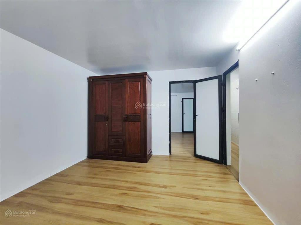 Cho thuê nhà tập thể tầng 1 thành công 95m2 13 triệu/tháng