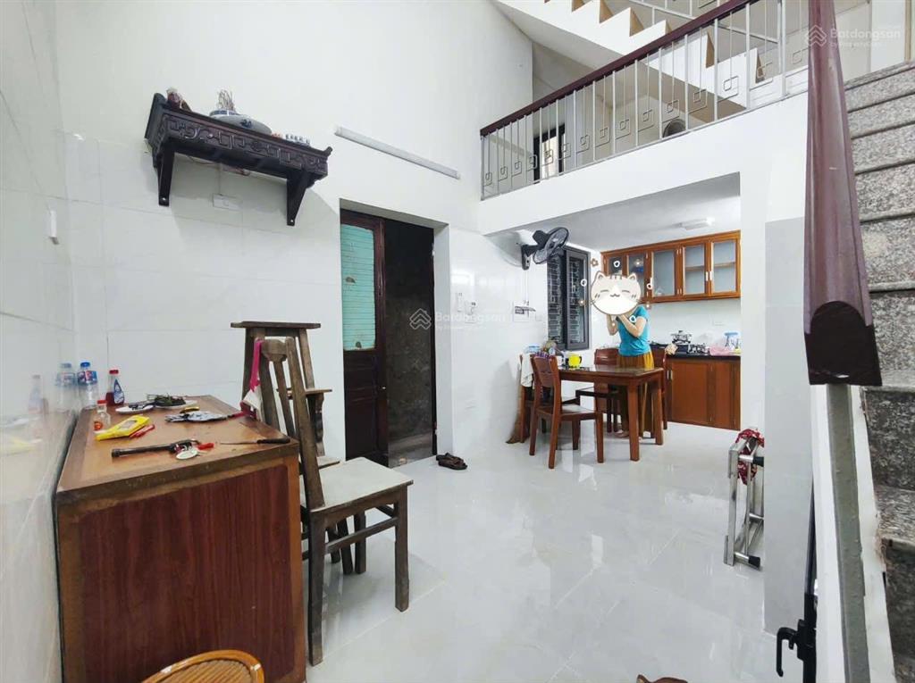 Cho thuê nhà nguyên căn phố hàng bông trung tâm hoàn kiếm. giá thuê 10,5 triệu/tháng