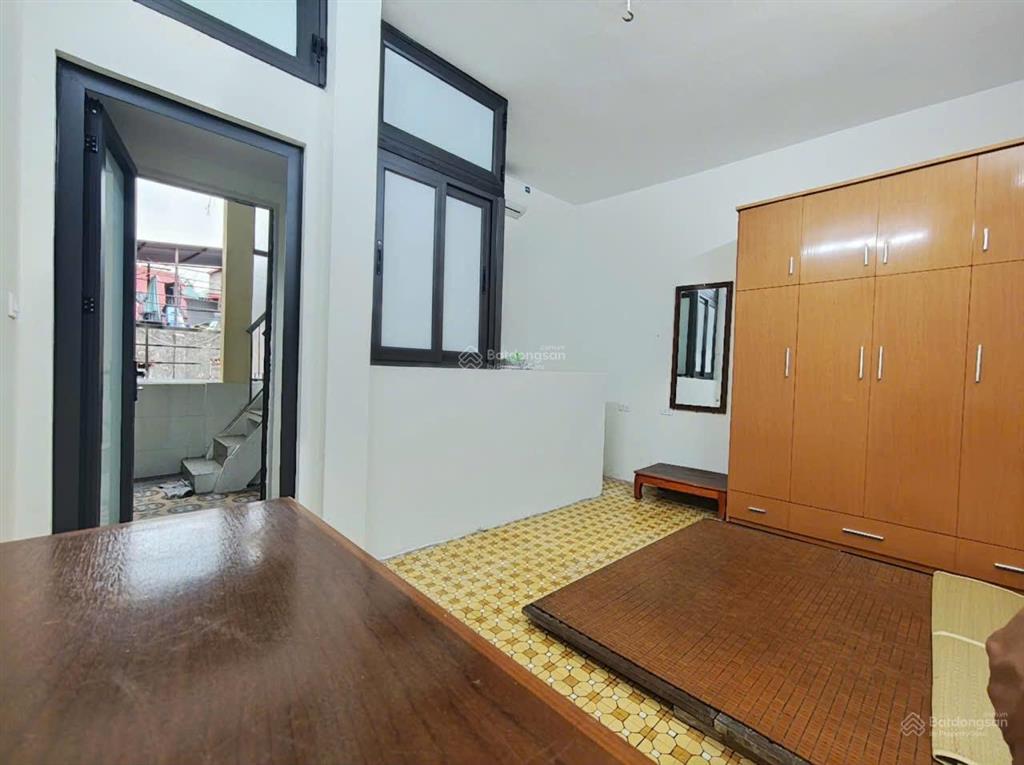 Cho thuê nhà nguyên căn phố hàng bông trung tâm hoàn kiếm. giá thuê 10,5 triệu/tháng