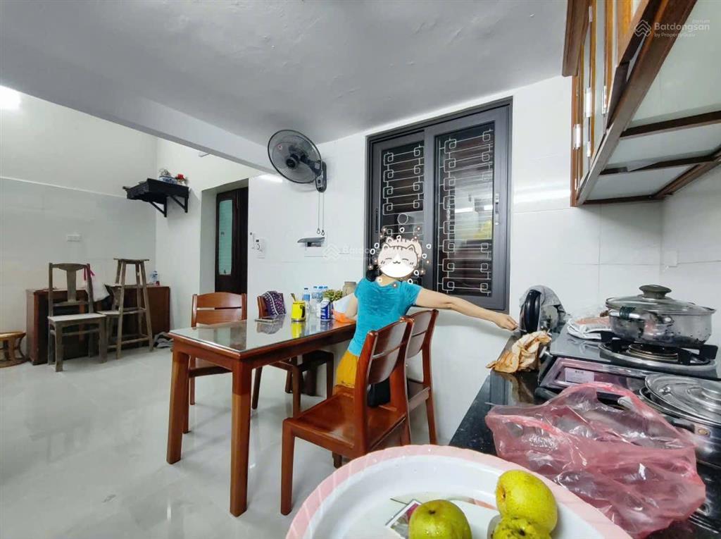 Cho thuê nhà nguyên căn phố hàng bông trung tâm hoàn kiếm. giá thuê 10,5 triệu/tháng