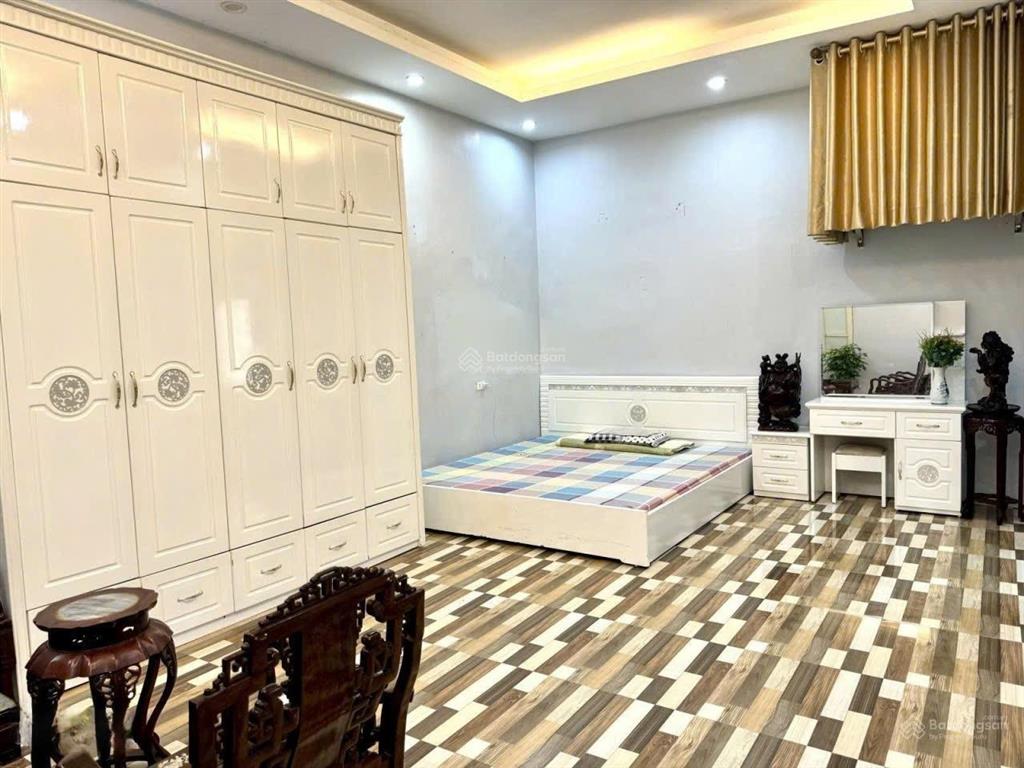 Cho thuê căn hộ tầng 4 biệt thự cổ pháp phố đặng dung, ba đình, hà nội