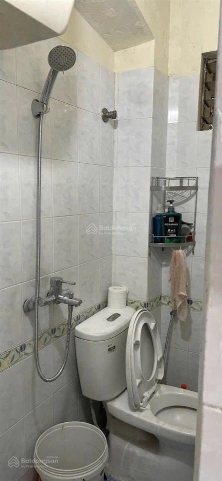 Cho thuê căn hộ tầng 2 tập thể khí tượng tv, ngõ nguyễn chí thanh
