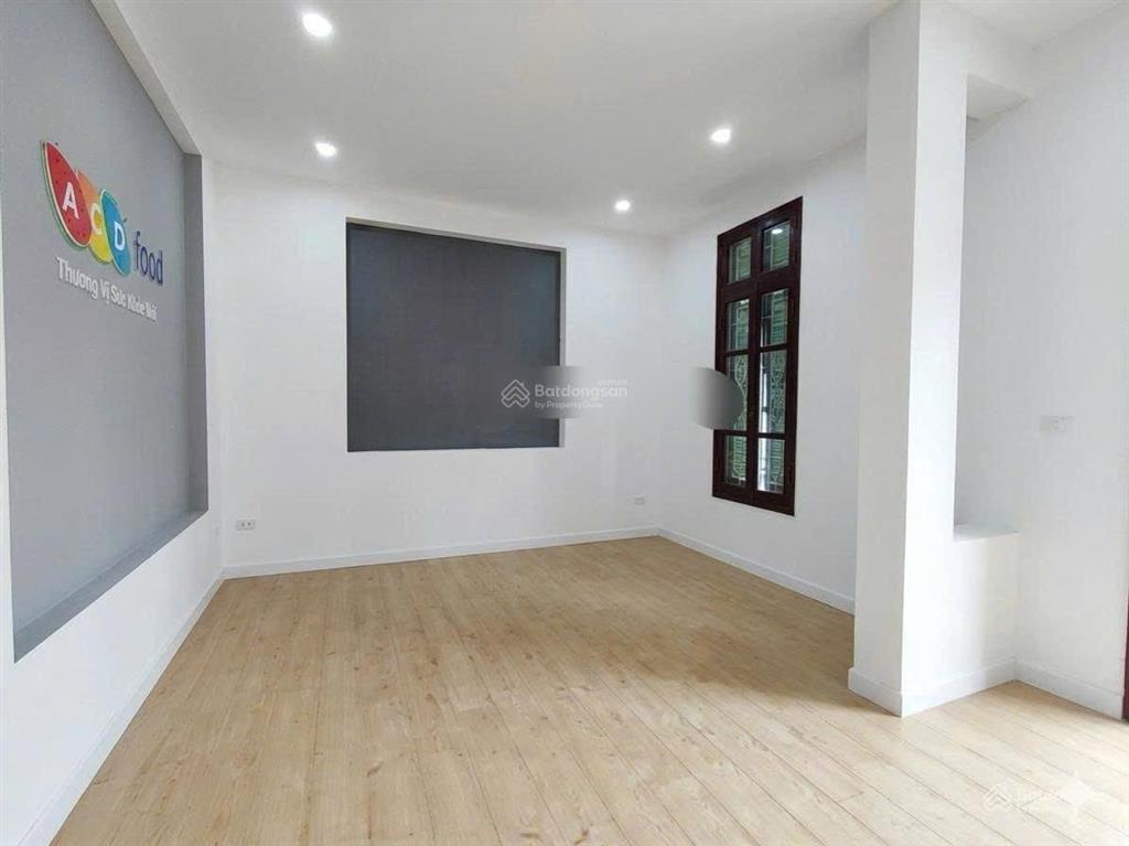 Cho thuê nhà nguyên căn lô góc 2 mặt tiền cầu giấy, phạm thận duật giao nguyễn khả trạc