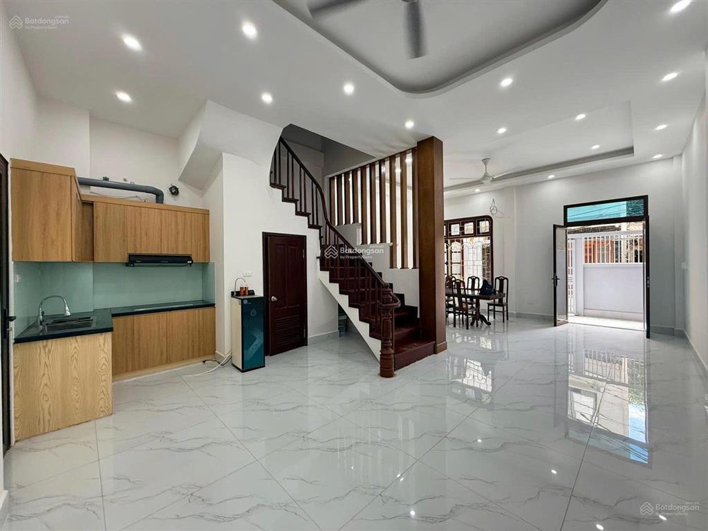Cho thuê nhà nguyên căn ngõ 02 ô tô tránh an dương vương, phú thượng, tây hồ