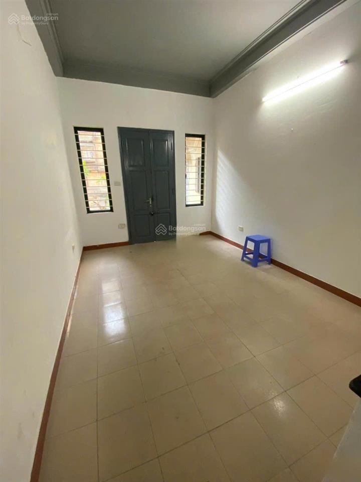 Cho thuê nhà mặt ngõ nguyên hồng  ba đình