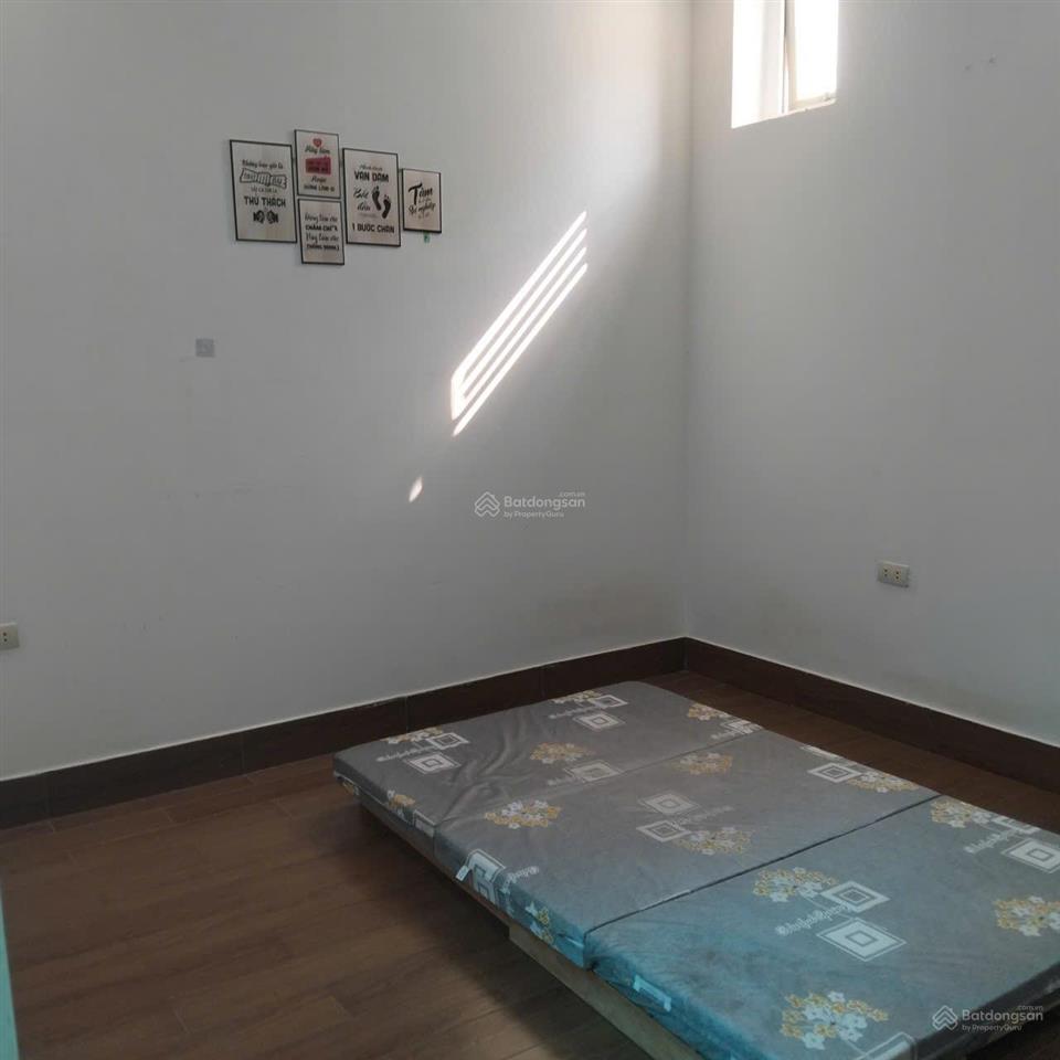 Cho thuê nhà nguyên căn ngõ lạc long quân thông trịnh công sơn, tây hồ