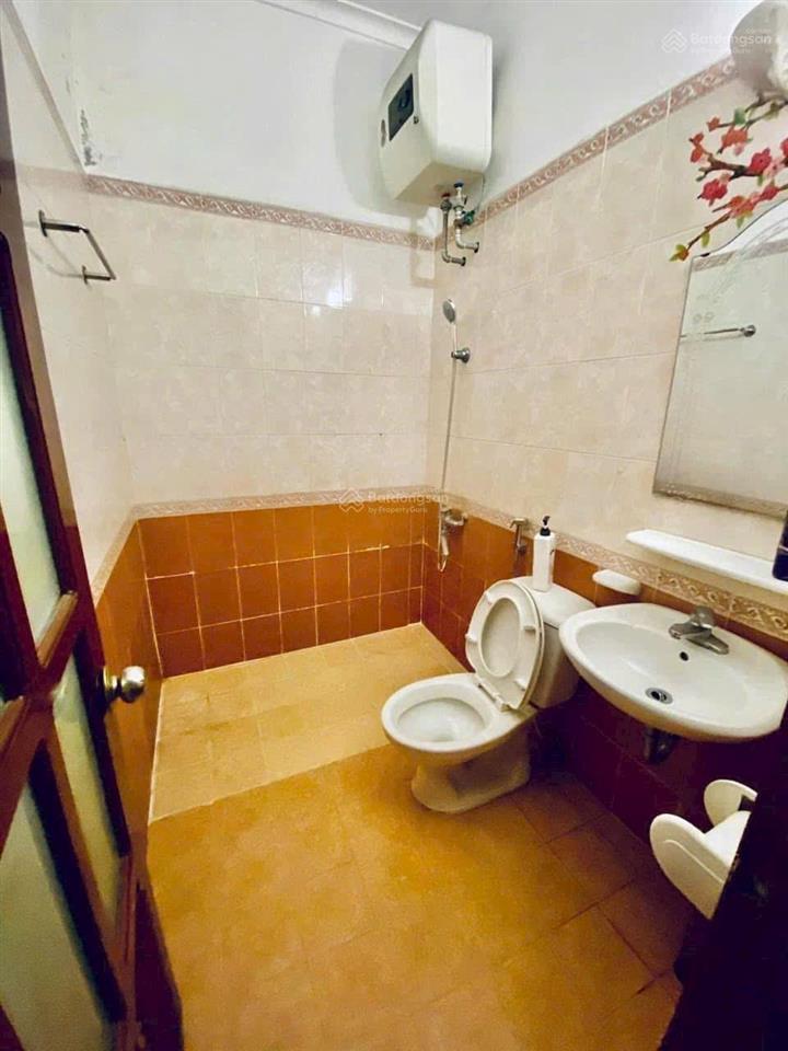 Cho thuê nhà nguyên căn ngõ 175 lạc long quân thông võ chí công  tây hồ  hà nội.