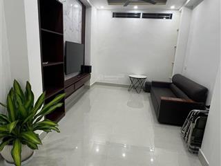 Cho thuê căn hộ tập thể tầng 1 phố lý văn phúc, nguyễn thái học, ba đình