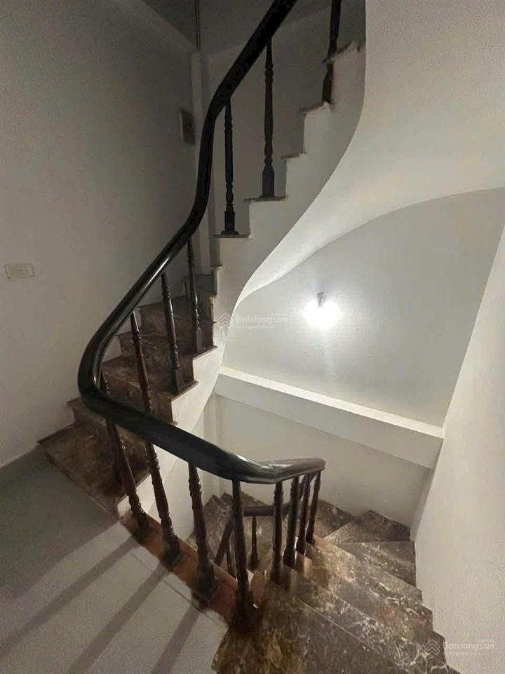 Cho thuê nhà ngõ 396 lạc long quân tây hồ