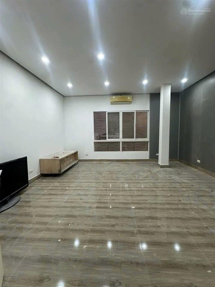 Cho thuê nhà nguyên căn cửa bắc giao quán thánh phan đình phùng, hoàn kiếm