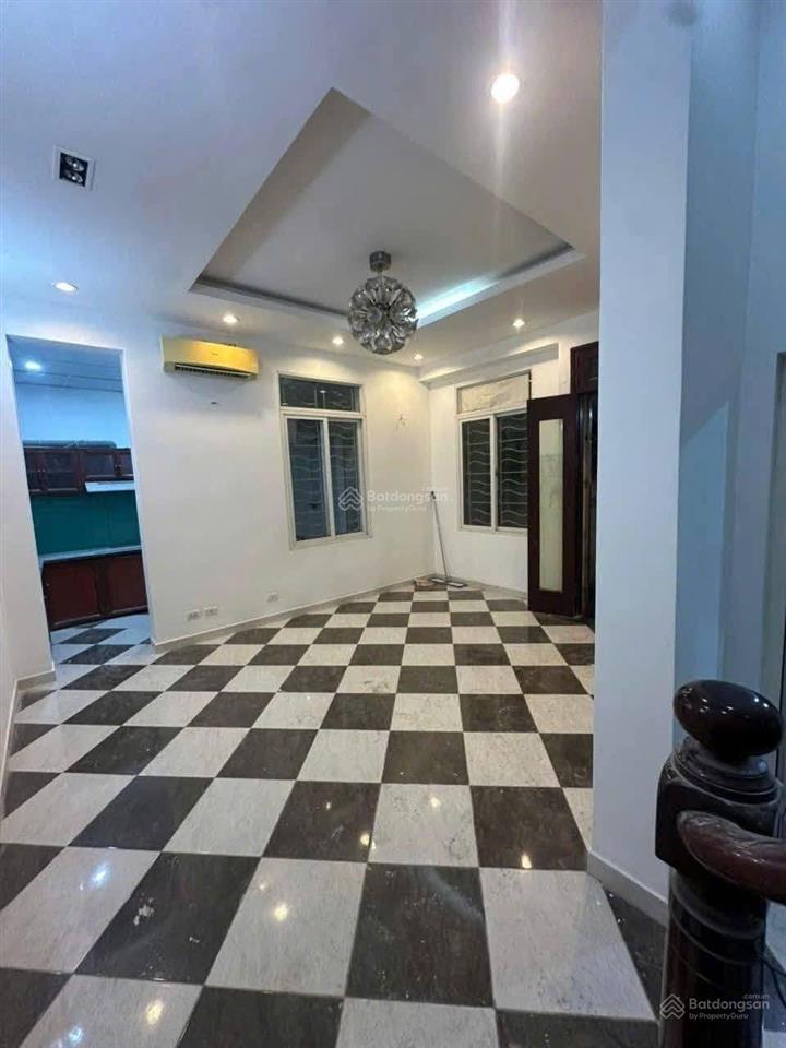 Cho thuê nhà nguyên căn cửa bắc giao quán thánh phan đình phùng, hoàn kiếm