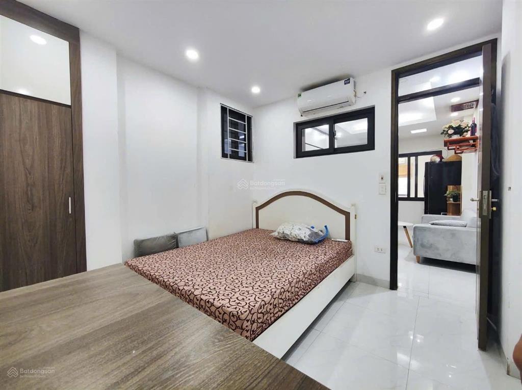 Cho thuê căn hộ t4 hào nam  đống đa thang máy  2 ngủ  nhà đẹp  full đồ  60m2  9 triệu.