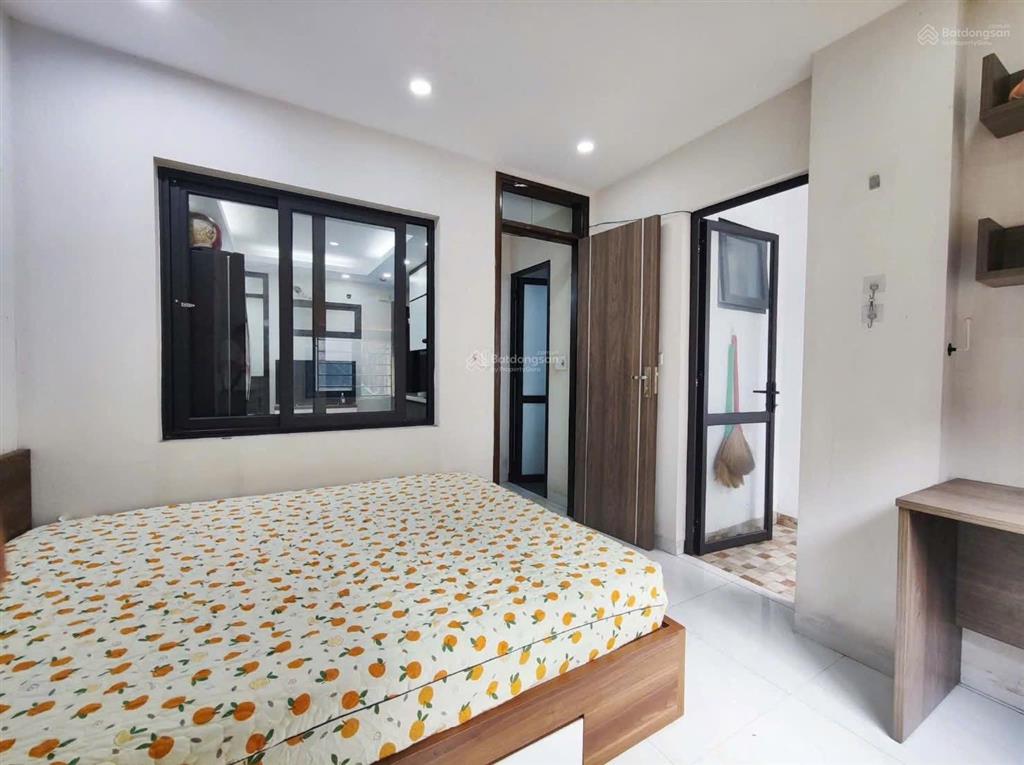 Cho thuê căn hộ t4 hào nam  đống đa thang máy  2 ngủ  nhà đẹp  full đồ  60m2  9 triệu.