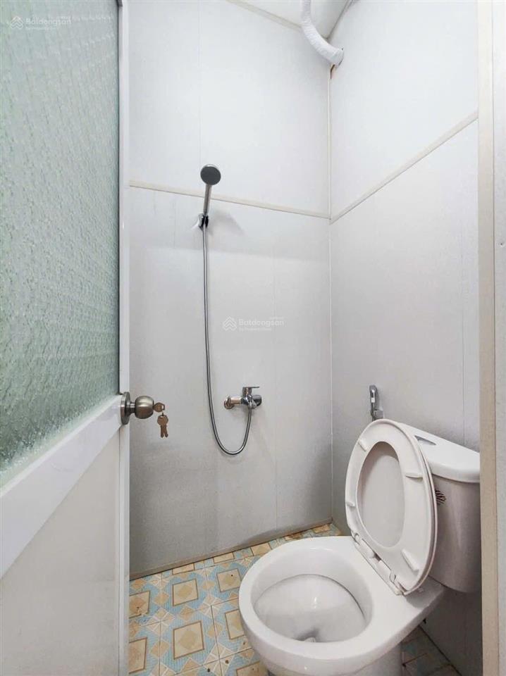Cho thuê nhà ô tô tránh  núi trúc  ba đình  mt 4.6m  4 tầng  18 tr/tháng