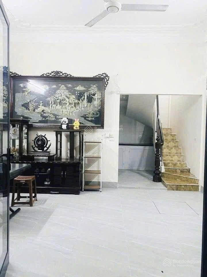 Cho thuê nhà nguyên căn cực đẹp ba đình