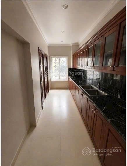 Cho thuê nhà nguyên căng tại ngõ 535 kim mã ba đình. hotline 0886 025 ***