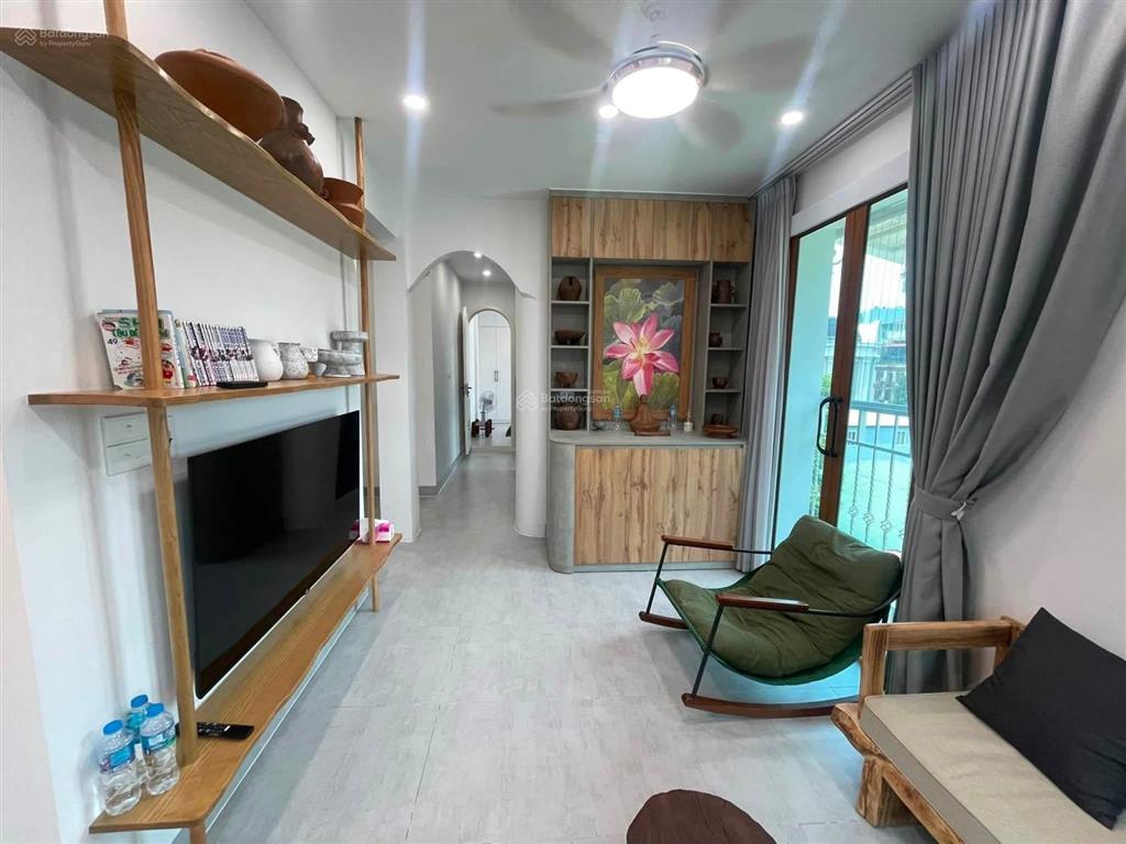 Cho thuê nhà tập thể, căn 2 ngủ mới tinh đủ đồ nội thất ở nguyễn văn tố  hoàn kiếm