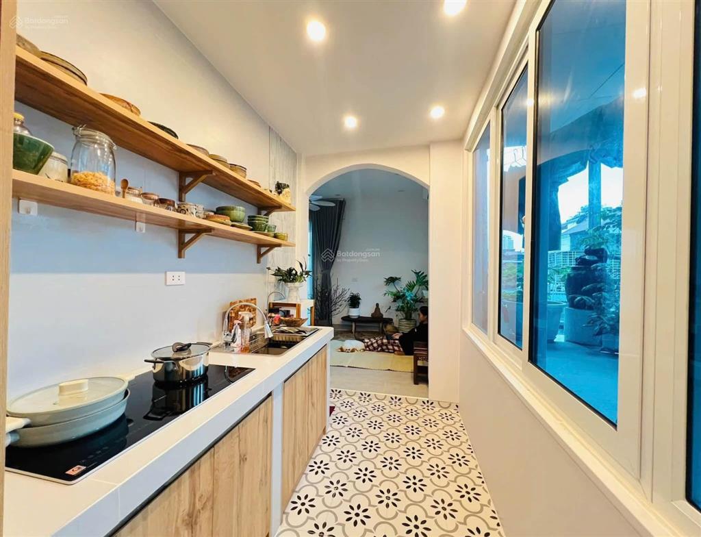 Cho thuê nhà tập thể, căn 2 ngủ mới tinh đủ đồ nội thất ở nguyễn văn tố  hoàn kiếm