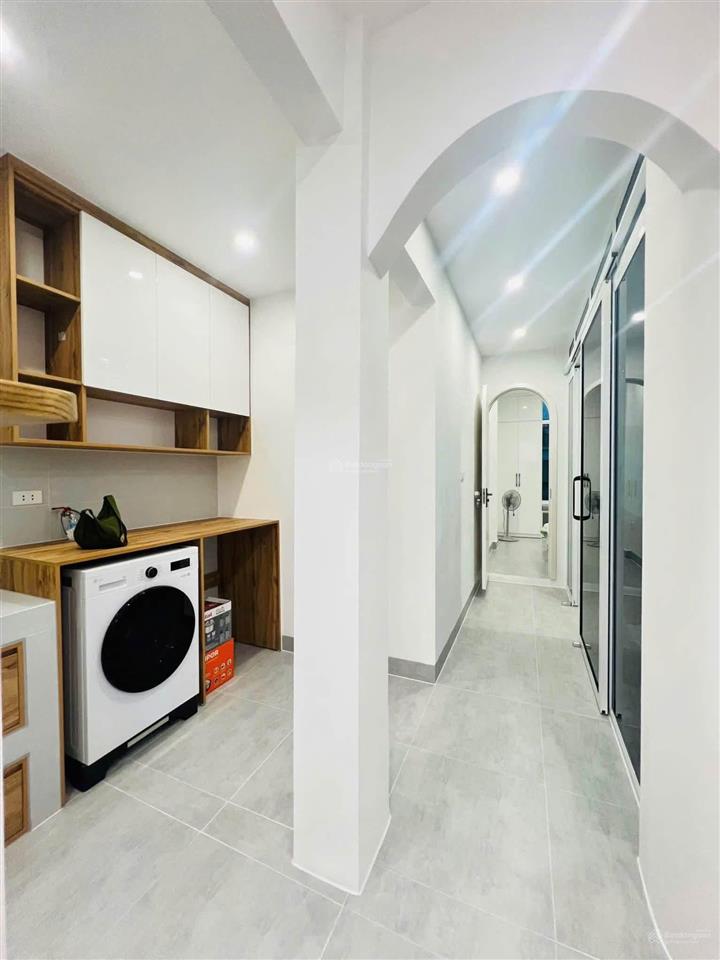 Cho thuê nhà tập thể, căn 2 ngủ mới tinh đủ đồ nội thất ở nguyễn văn tố  hoàn kiếm