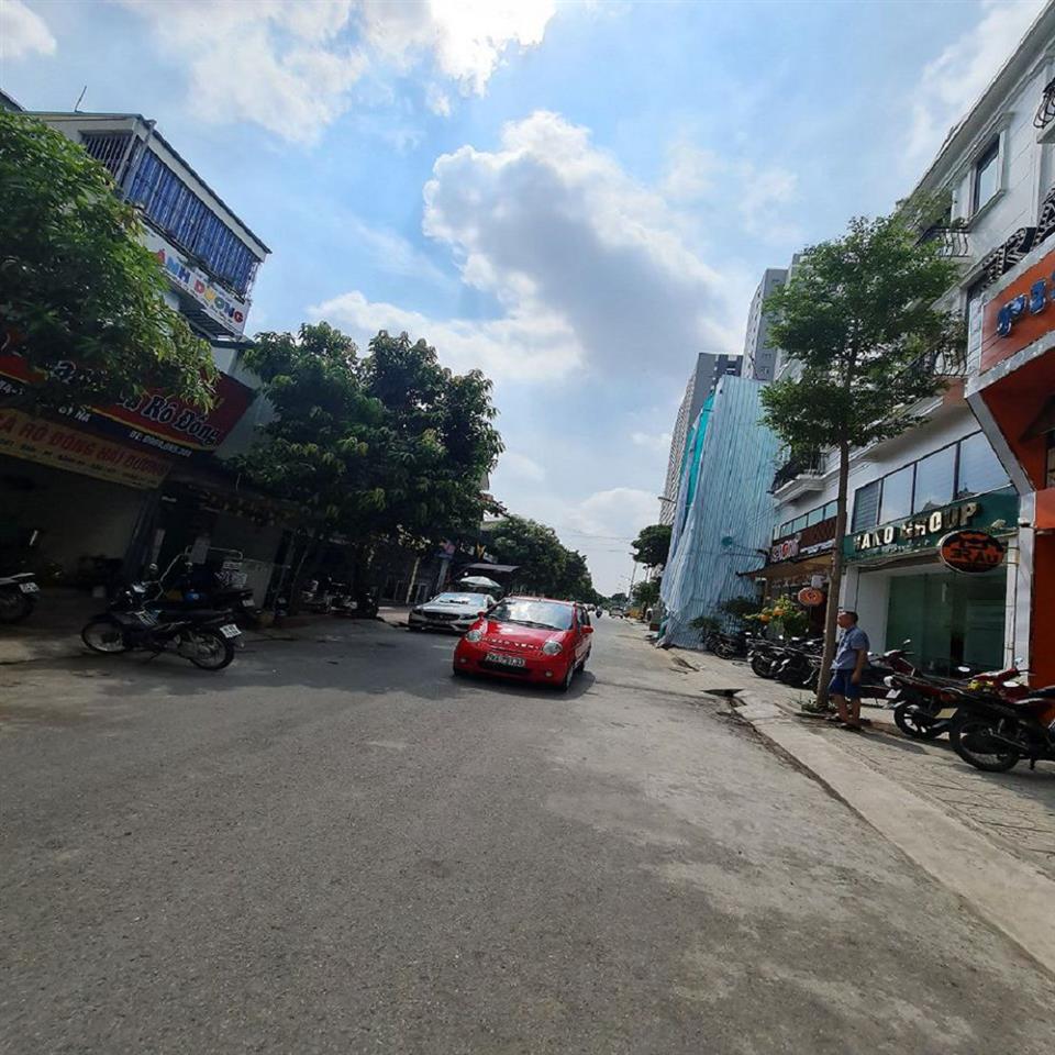 Bán đất 60m2 mt 4,2m vuông vắn ô tô tránh tại Trâu Quỳ, Gia Lâm. 8 tỷ x. Lh 0989894845