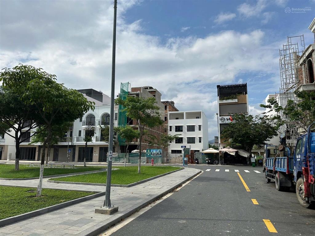 Chỉ 9,6 tỷ sở hữu nhà thô, 3 tầng vcn phước long 2, mt đường a3. có sổ ngày sau 3045 ngày.