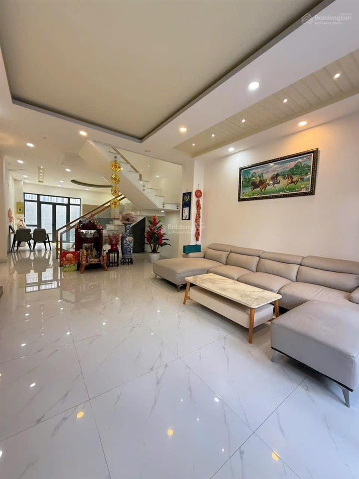 Bán nhà 3 tầng, gói 5 mỹ gia, full nội thất, giá chỉ 7 tỷ.