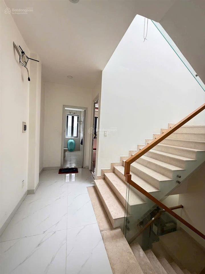 Bán nhà 3 tầng, gói 5 mỹ gia, full nội thất, giá chỉ 7 tỷ.