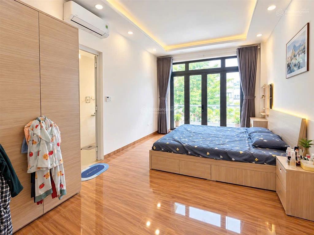 Bán nhà 3 tầng, gói 5 mỹ gia, full nội thất, giá chỉ 7 tỷ.