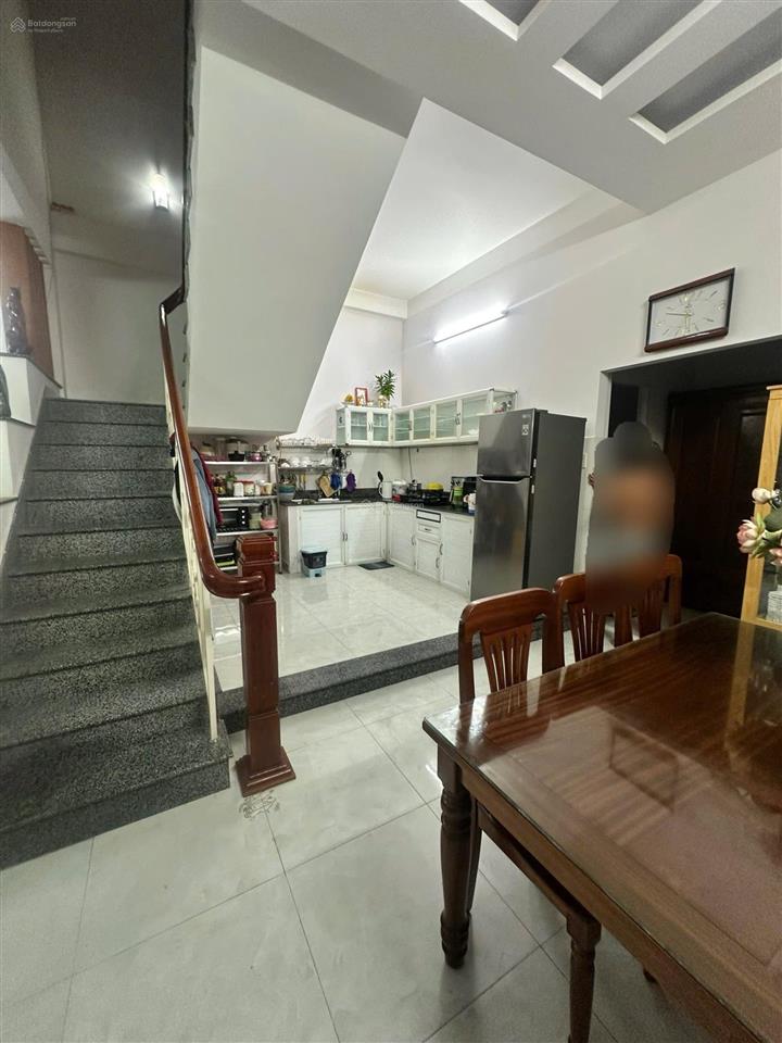 Bán nhà 2 tầng mặt tiền đường đào duy anh, rộng 10m, 90m2 ngang 6m, giá 4 tỷ 750