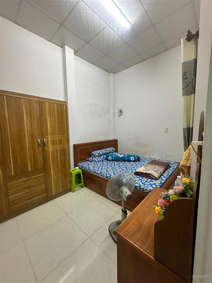 Bán nhà 2 tầng mặt tiền đường đào duy anh, rộng 10m, 90m2 ngang 6m, giá 4 tỷ 750