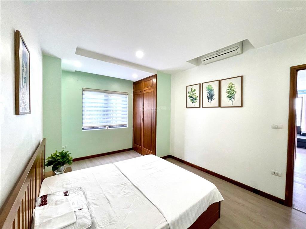 Bán gấp tòa căn hộ view siêu đẹp, view hồ tây + hồ quảng bá, diện tích 130m2 x 9 tầng