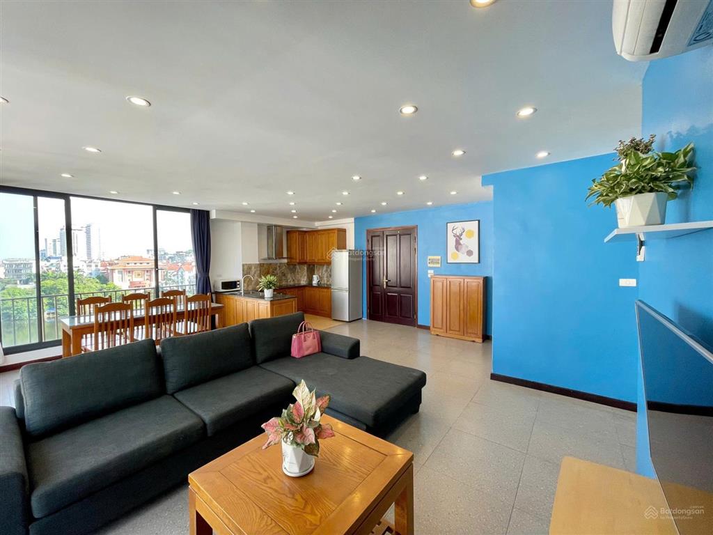 Bán tòa nhà dịch vụ apartments view hồ tây, hồ quảng bá 140m2 x 9 tầng, cho thuê 2tỉ/năm