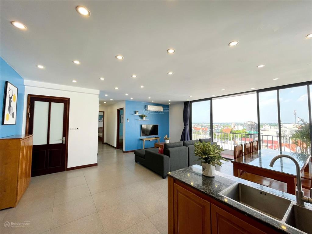 Bán tòa nhà dịch vụ apartments view hồ tây, hồ quảng bá 140m2 x 9 tầng, cho thuê 2tỉ/năm